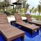 Beachfront Retreats @RoxyBeachSematanApt.