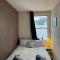 Comfortable Home away from Home, town centre, free parking,multiple Rooms