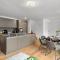 Lit Living - Luxury House - Box Spring - Parking - Exclusive Kitchen