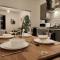SuperValue Suite 6 - Fast WiFi, Hotel Linen, Keyless Entry, City only 10 Mins - BY PROPERTY PROMISE - Cardiff