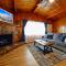 Rustic Yosemite Cottage-King Suite-Mountain Views - Oakhurst