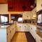 Yosemite Gateway Cottage - King Suite - Mountain Views Yosemite Gateway Cottage - King Suite - Mountain Views