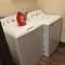 Luxury Modern Condo 3-min from Six Flags w/PS5, 1GB Fast Wi-fi Kingbed
