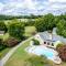 Tranquil Mountain Escape Luxurious 5-Bedroom Farmhouse with Pool - Maryville