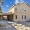 5BR 3BA Home - King Beds - Fast Wifi home