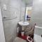 Private condo w/ balcony near Batasan, Ateneo, UP, Diliman, The Residences at Commonwealth - 马尼拉