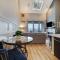 345 Edgewater Inn