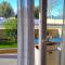 Apartment mit Meerblick, 50 Meter vom Sandstrand - Nin