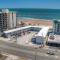 Beach House Inn - Beach Access Open
