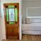 The Old Artist Residence, Boreen Point Boutique Accomodation