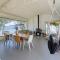A Factoria Beach House by Prishomes