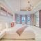 Seaside 5BR Villa with Assistant's Room and Beach Access on Palm Jumeirah by Deluxe Holiday Homes - 迪拜