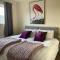 Stunning 3 bedrooms house with Garden and Free Parking