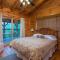 Firefly Lodge Private Log Cabin with Mountain Views!