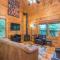 Firefly Lodge Private Log Cabin with Mountain Views!