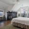 Misty Mountain Hideaway Under New Management, Hot Tub & Mountain Views