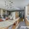 Charming Castle View Suite With Giant Balcony - بودابست