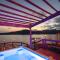 El Palacio Rosa on Blue Lagoon 3BR Beachfront Suite on pristine & quiet bay w incredible views