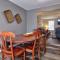 The Cottage House on the Blue Mile - Family Friendly, Close to GSU! - Statesboro