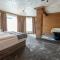 V Chalet Residence