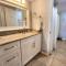 Atrium Oceanview Condo - Sleeps 4 Guests 109