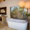 Kubu Bush Lodge - Hoedspruit Kubu Bush Lodge - Hoedspruit