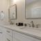 Ocean Breeze- Chic Steps to beach Family Friendly