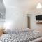 V & V Studio Apartments 2