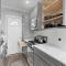 Modern & Fully Furnished 1BR Apartment - Oakdale 3S