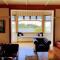 Spectacular Hamilton Lake Views
