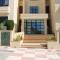 Luxury 2 bed, 2 bath apartment with sea view, central heating and new bathrooms.