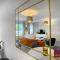 Wokingham - 2 Bedroom Maisonette - With Parking
