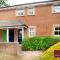 Wokingham - 2 Bedroom Maisonette - With Parking