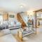 3 bed in Carisbrooke IC037