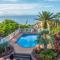 Charming House in Caniço with Pool and Terrace - Caniço
