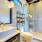 Odyssey Villa, 3 bedrooms with Pool!
