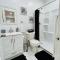 Luxury Studio only 5 miles to IAH - همبل