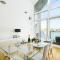 Lakeside property with spa on a nature reserve Bryony HM35