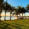 Tranquil holiday home on the water’s edge. - Rainbow Beach