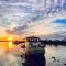 Tranquil holiday home on the water’s edge. - Rainbow Beach