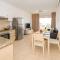 Austin - Coralli Beachfront Apartment