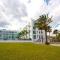 Austin - Coralli Beachfront Apartment