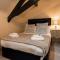 Newly Renovated 4 bed in Tarvin, Near Chester - Sleeps up to 15 - Tarvin