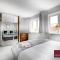 Wokingham - 2 Bed House with parking and garden