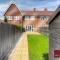 Wokingham - 2 Bed House with parking and garden