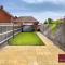 Wokingham - 2 Bed House with parking and garden