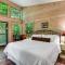 Rivers Edge Treehouses - روبينسفيل