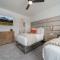 New Listing Just renovated 3BR 3BA