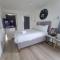Beckenham- Stunning Double Bedroom With En-suite in SHARED APARTMENT - Elmers End