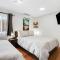 Mount Constance, Room 10 at Mount Walker Inn